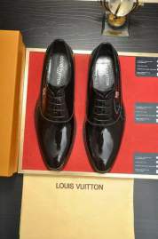 Picture of Louis Vuitton Shoes _SKULVsz38-44066413749